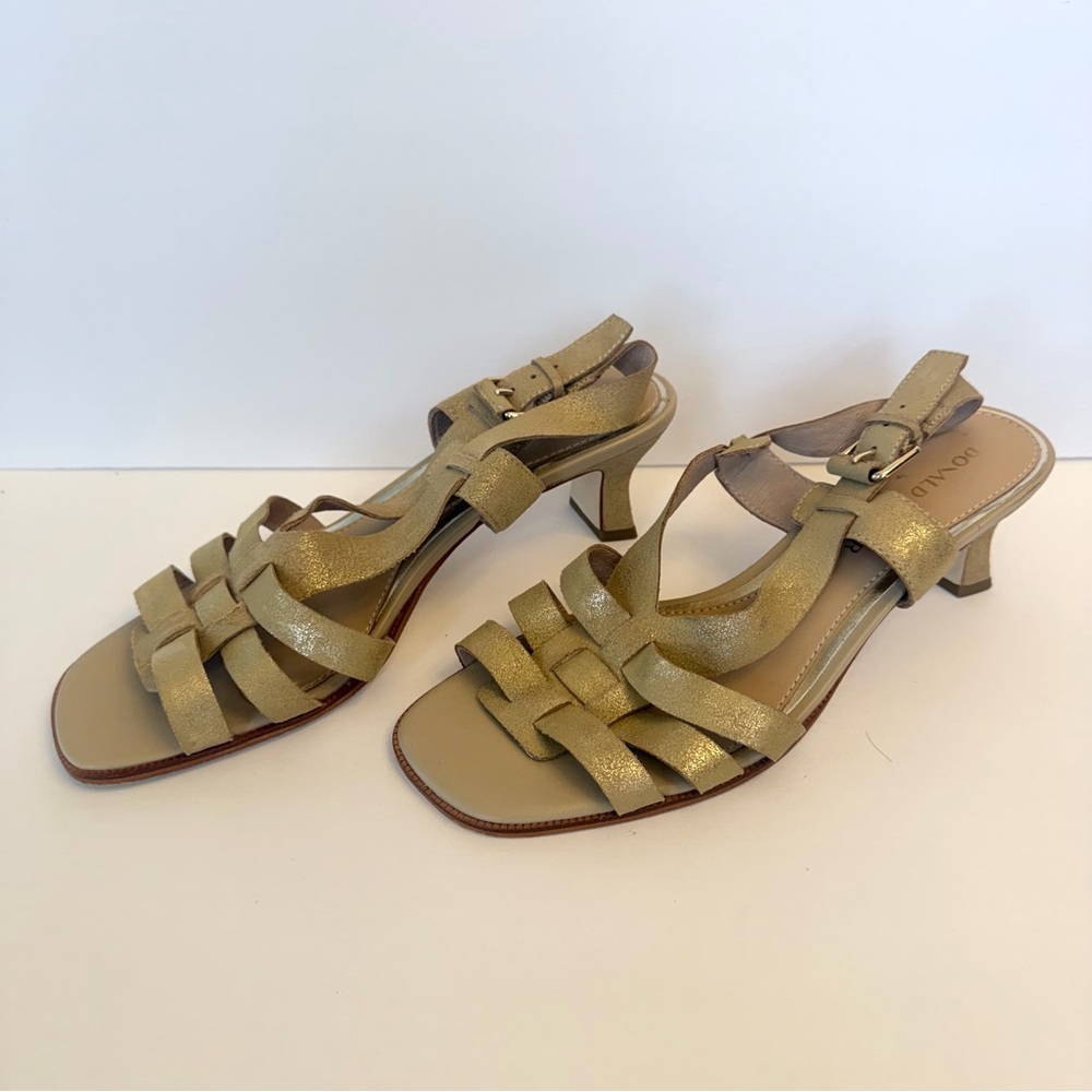 Donald Pliner Kaia gold platino kitten heeled sandals, size 9.5 - Picture 4 of 9